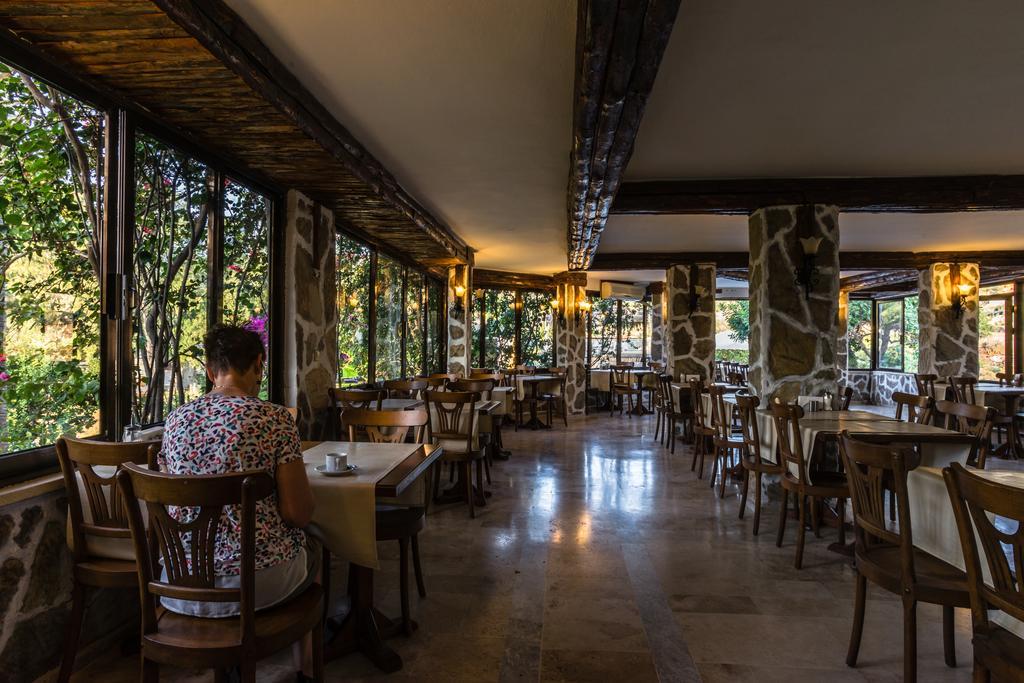 Pataros Hotel Патара Екстериор снимка