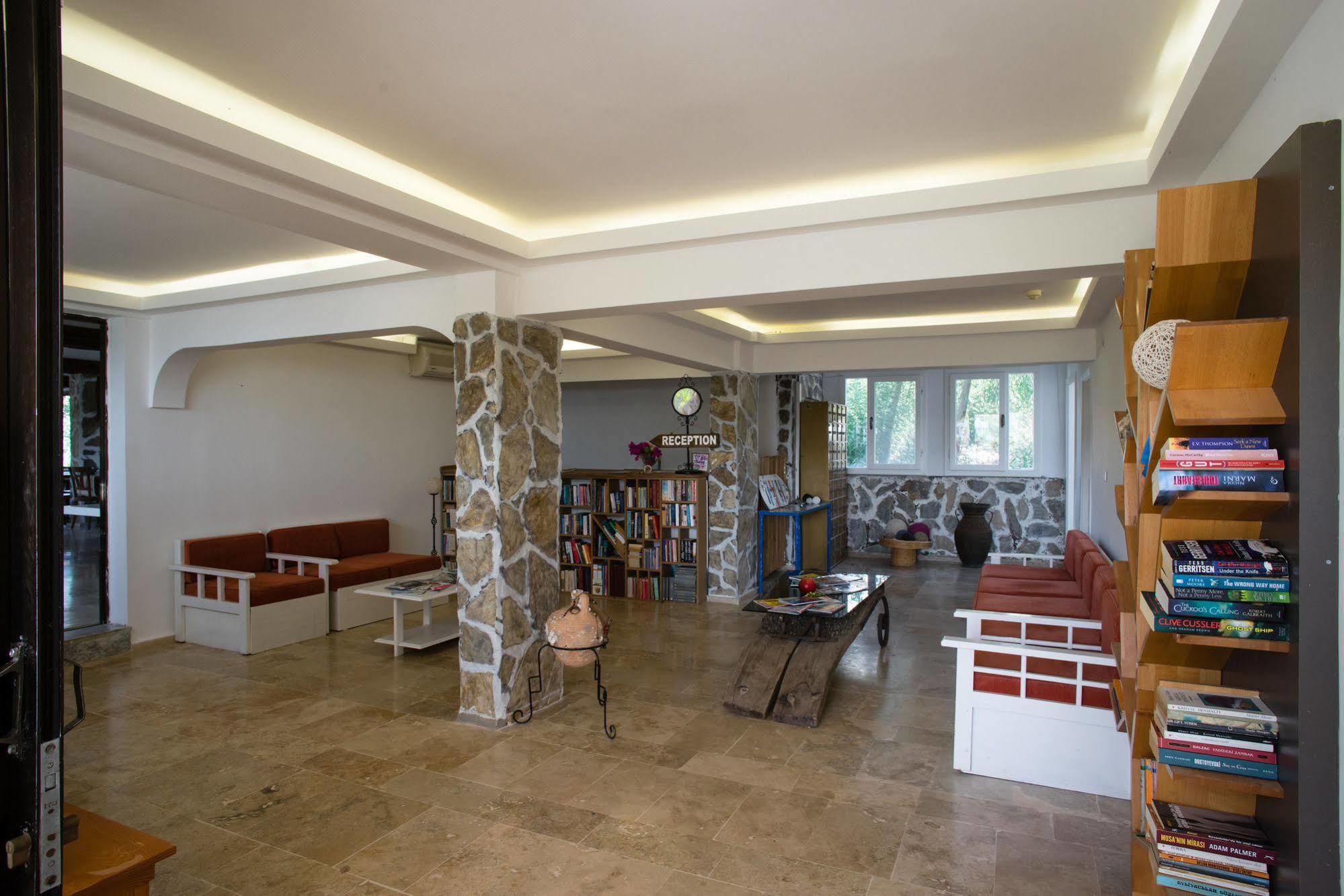 Pataros Hotel Патара Екстериор снимка