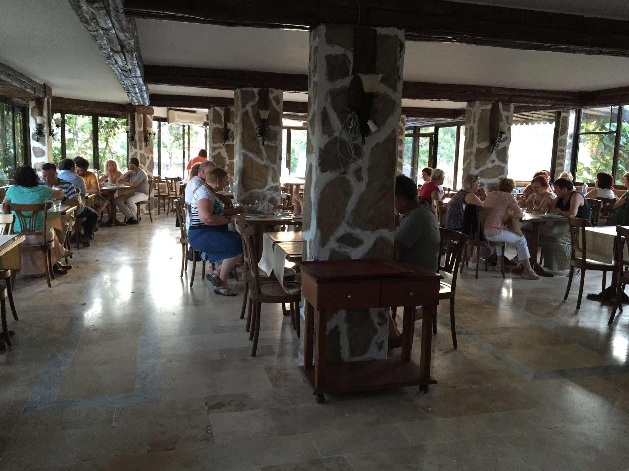 Pataros Hotel Патара Екстериор снимка
