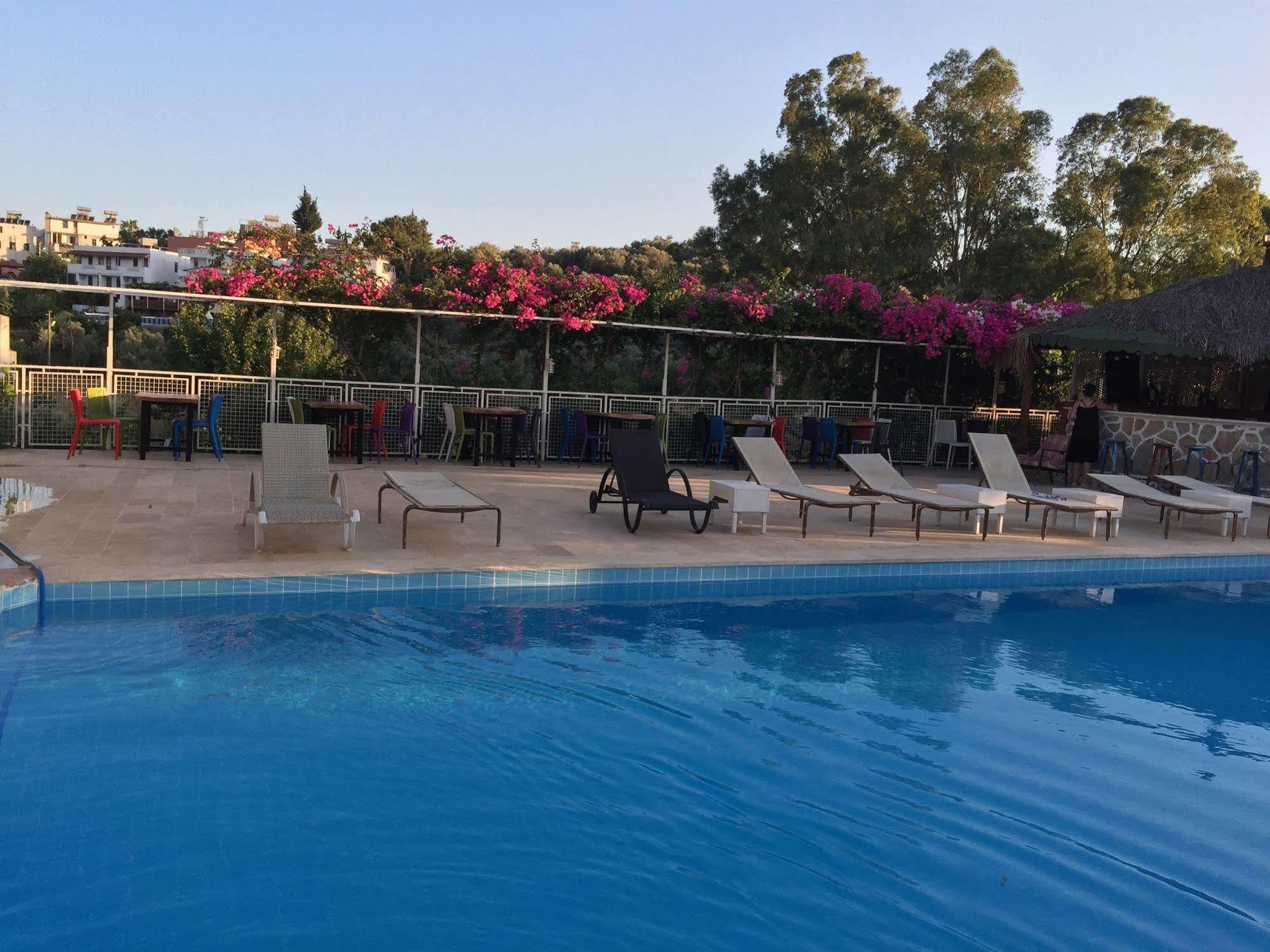 Pataros Hotel Патара Екстериор снимка