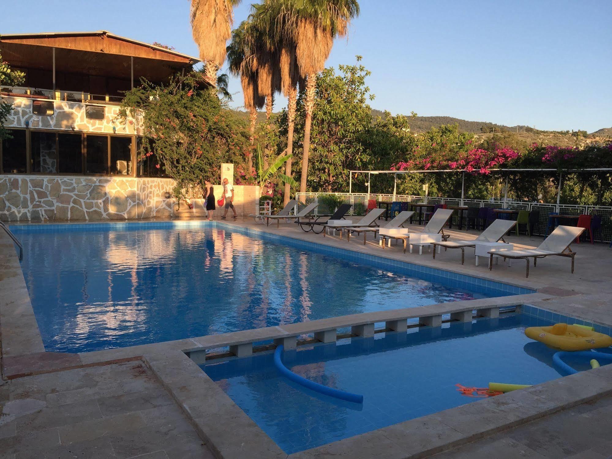 Pataros Hotel Патара Екстериор снимка