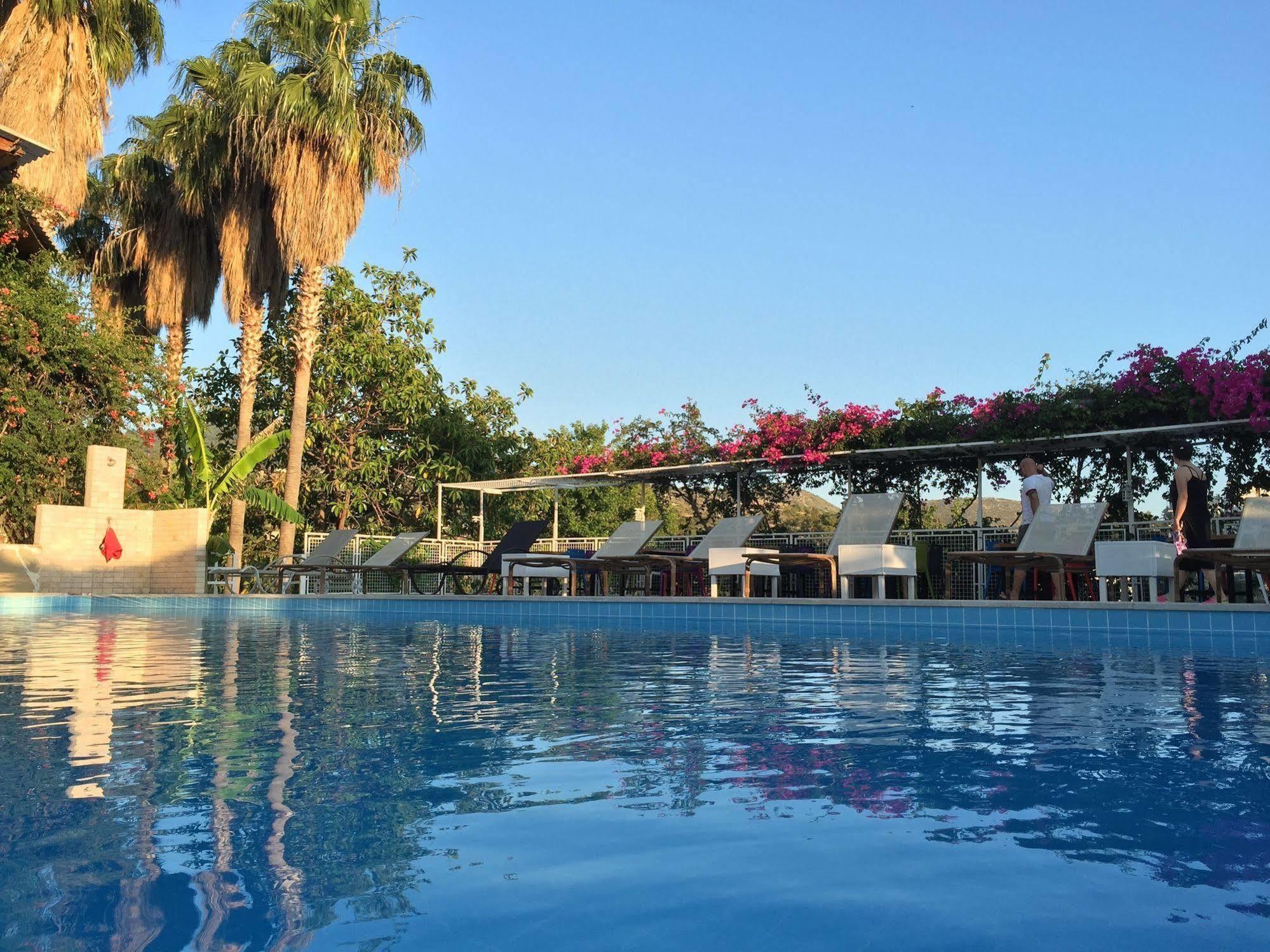 Pataros Hotel Патара Екстериор снимка