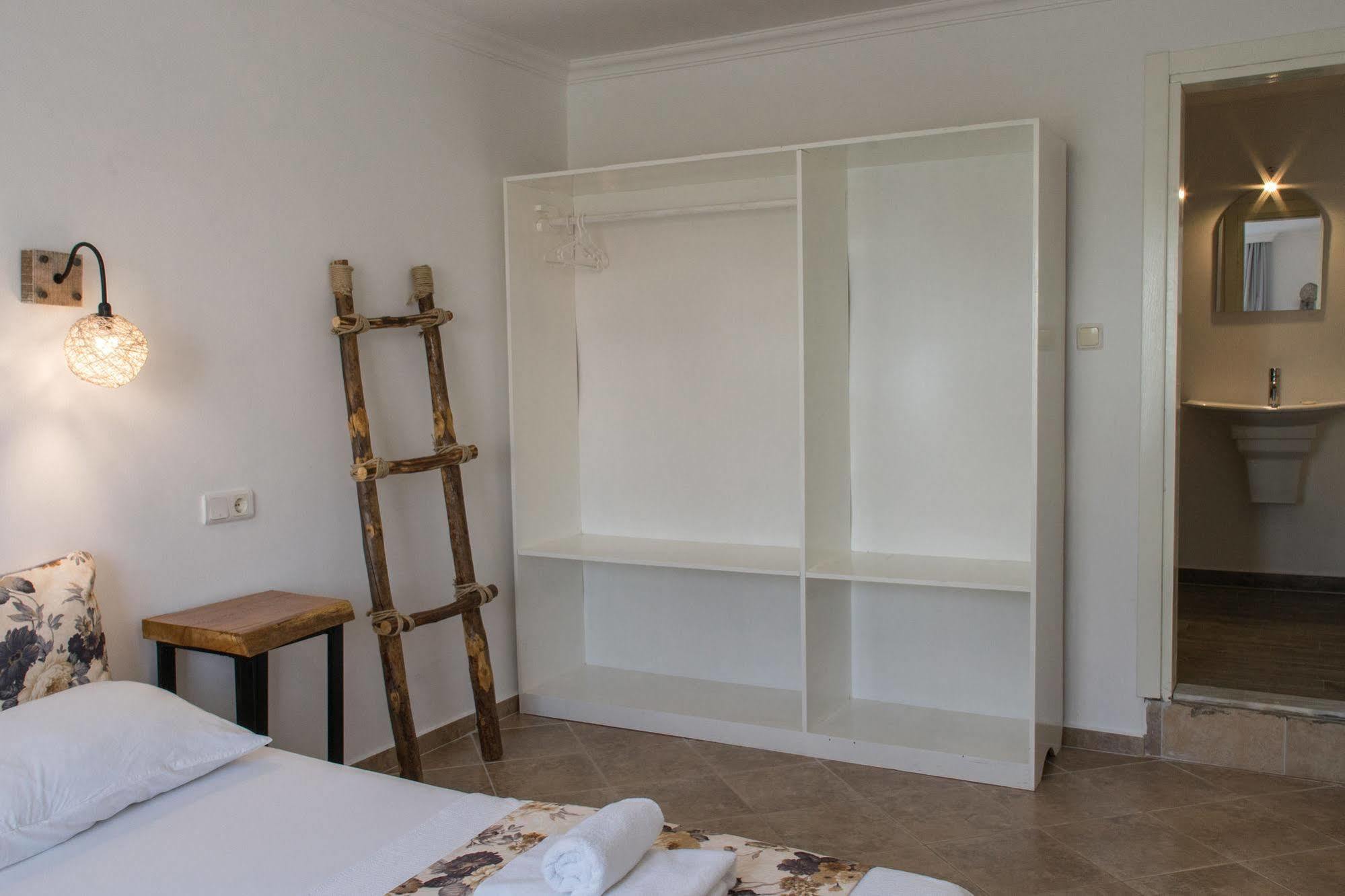 Pataros Hotel Патара Екстериор снимка